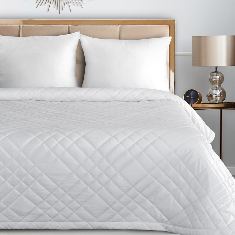 Narzuta Velvet RIA6 biała 200 x 220 cm – rozświetla sypialnię
