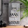 Ręcznik Eva Minge srebrny 50 x 90 cm – elegancki design