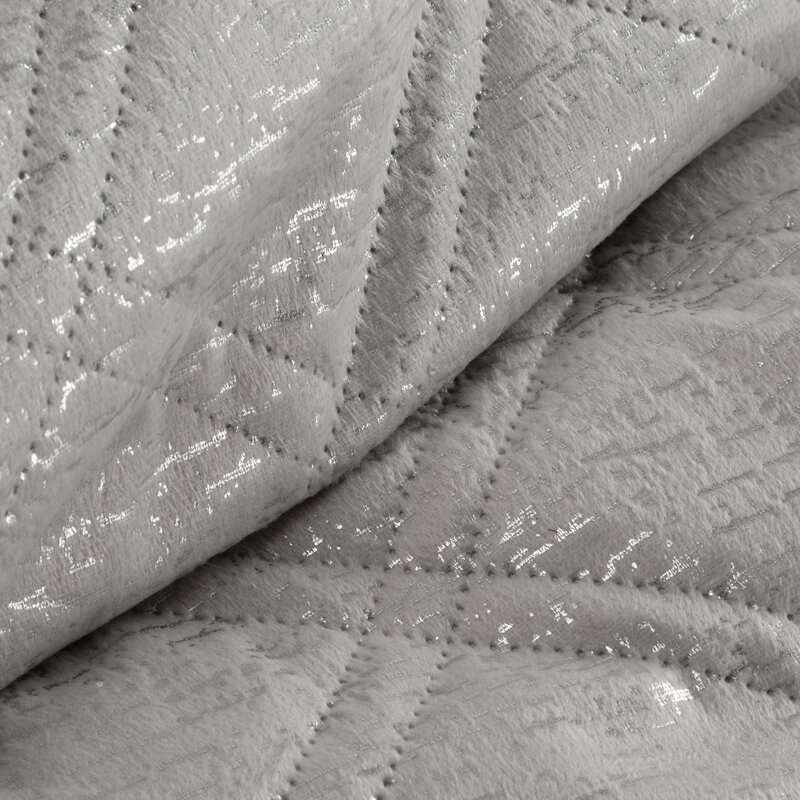 Narzuta welurowa D91 Luiz srebrna 220 x 240 cm – dodaje blasku sypialni