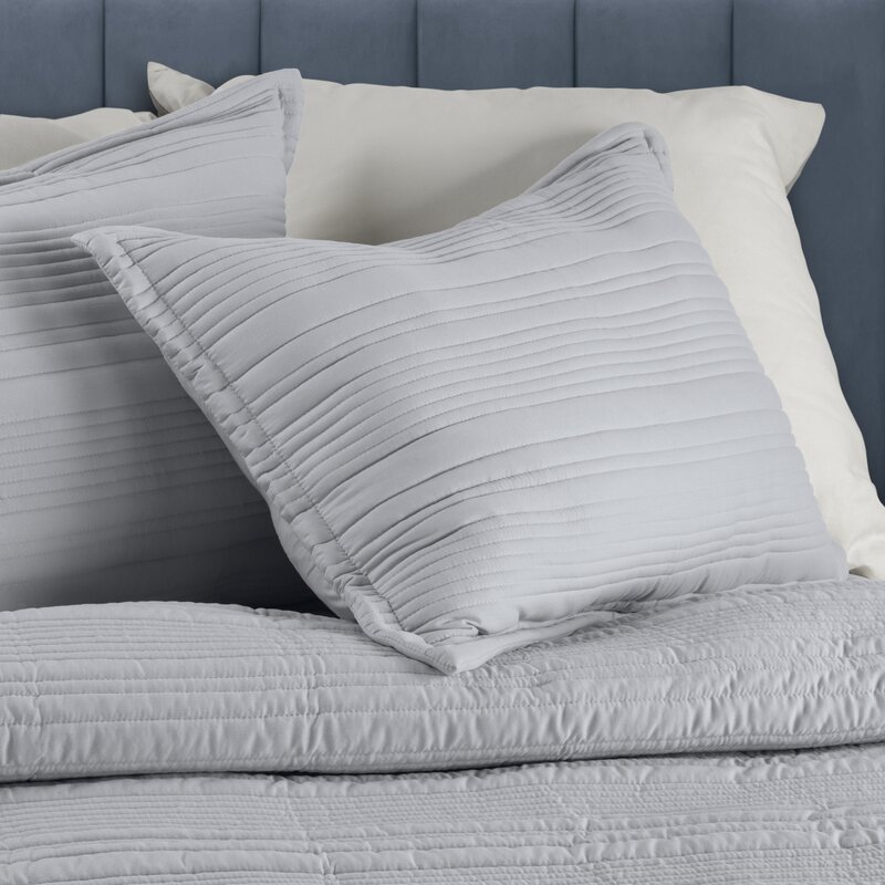 Poszewka velvet srebrna 50 x 70 cm – doda blasku wnętrzu