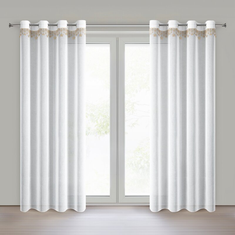 Firana gotowa świąteczna biała 140x250 cm – gotowa do zawieszenia