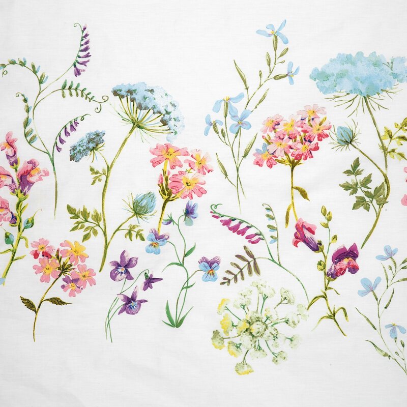 Pościel satynowa Spring biała 220 x 200 cm – dla komfortowego snu