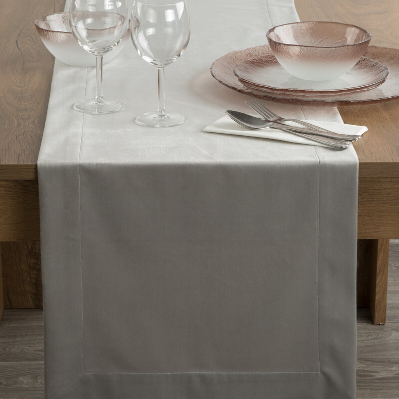Obrus gładki Melinda srebrny 40 x 140 cm – doda blasku stołowi