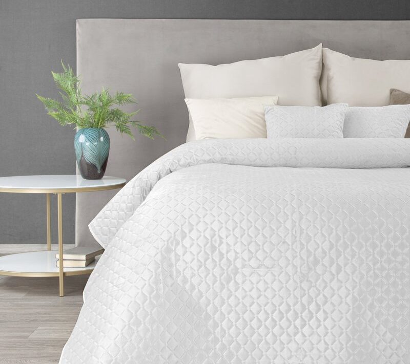 Narzuta velvet Dimon biała 220 x 240 cm – dodaje przytulności