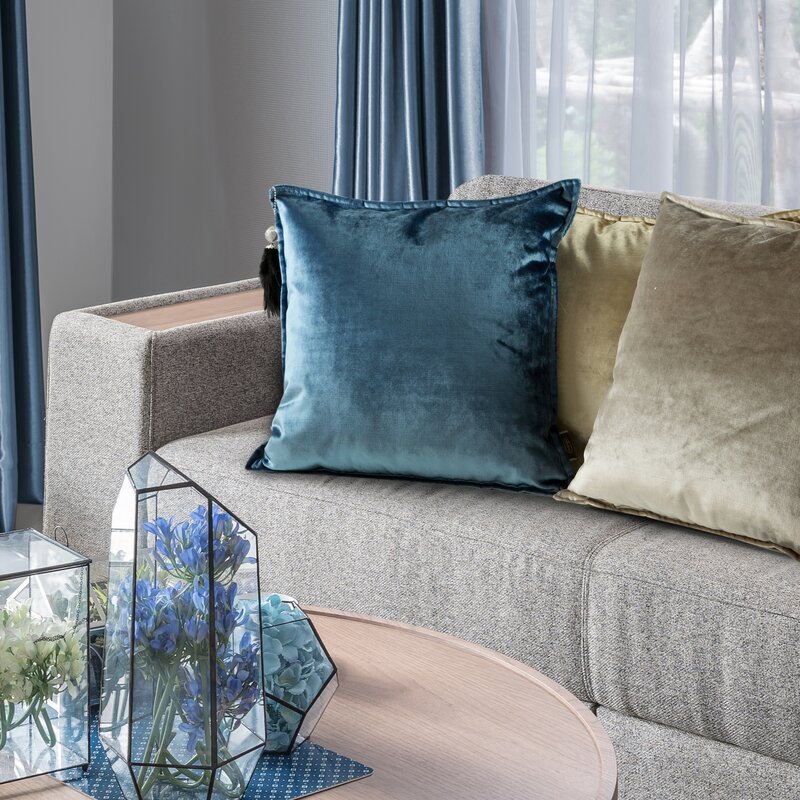 Poszewka velvet ROYAL 5 ciemnobeżowa 45 x 45 cm – doda przytulności