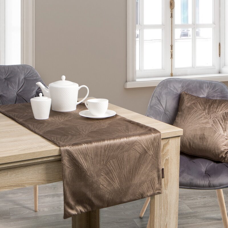 Bieżnik welwetowy Pierre Cardin brązowy 40 x 140 cm – doda blasku stołowi