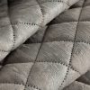 Narzuta velvet beżowa 170 x 210 cm – doda przytulności