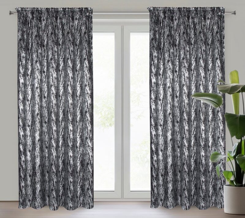 Zasłona gotowa Elise czarna 140 x 270 cm – zaciemnienie i styl