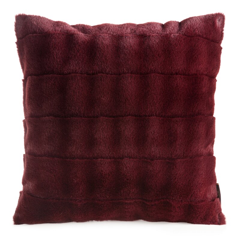 Poszewka futrzana Rabid 05 bordowa 45 x 45 cm – wprowadza ciepło