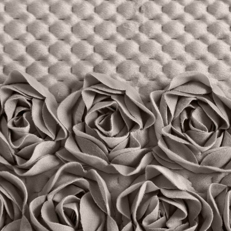 Narzuta welwetowa CERAMIKA ROSES beżowa 170 X 210 CM – miękka z aplikacją róż