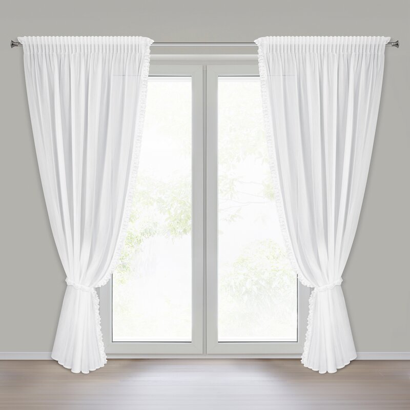 Firana gotowa biała 140 x 270 cm – rozjaśnia wnętrze