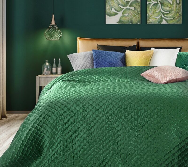 Narzuta Velvet Ariel ciemnozielona 230 x 260 cm – doda szyku sypialni