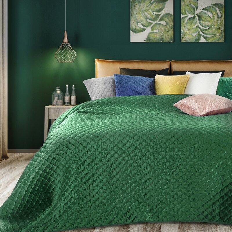 Narzuta Velvet Ariel ciemnozielona 230 x 260 cm – doda szyku sypialni
