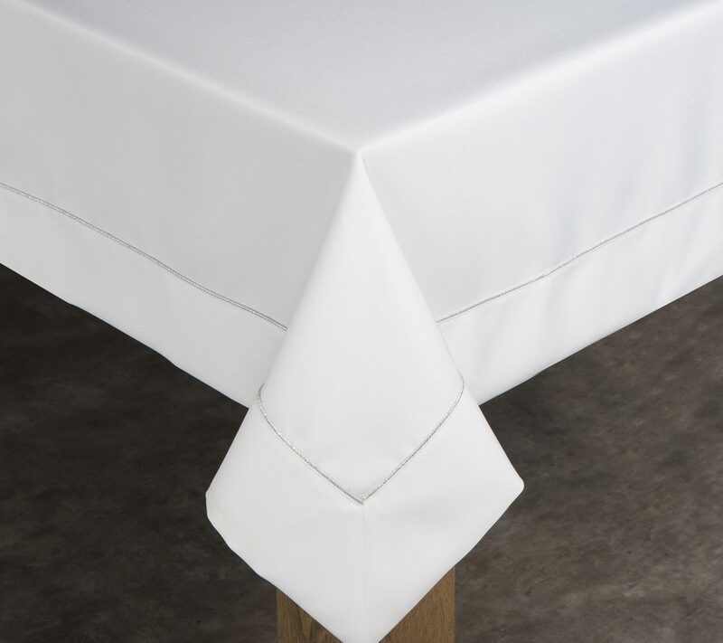 Obrus biały 145 x 400 cm – idealny na święta