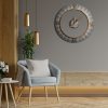Zegar ścienny brązowy 60 x 5 cm – stylowy dodatek do salonu