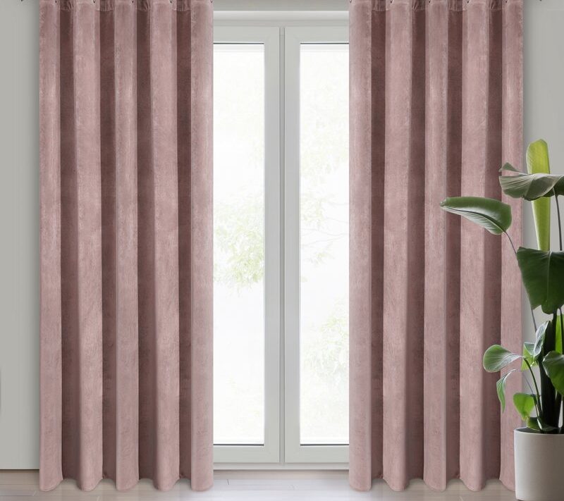 Zasłona gotowa pudrowy róż 140 x 250 cm – dodaje przytulności wnętrzu