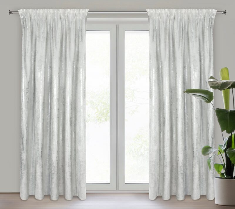 Zasłona gotowa Renia biały 140 x 270 cm – doda blasku wnętrzu
