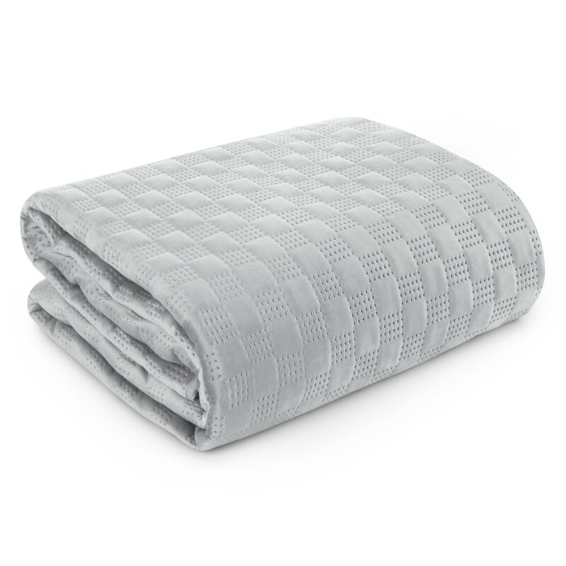Narzuta Velvet srebrna 200 x 220 cm – doda blasku sypialni