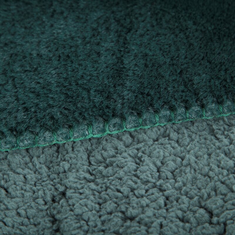 Narzuta futrzana ciemnozielona 170 x 210 cm – otuli miękkością
