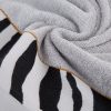 Ręcznik Eva Minge srebrny 50 x 90 cm – elegancki design
