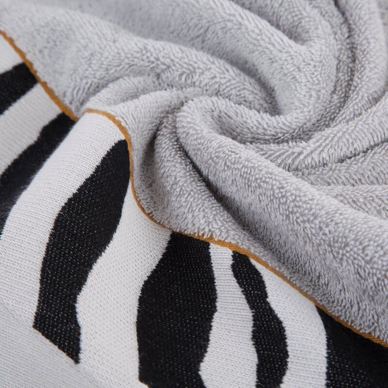 Ręcznik Eva Minge srebrny 50 x 90 cm – elegancki design