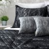 Narzuta welwetowa BLINK 3 czarna 220 x 240 cm – doda blasku sypialni