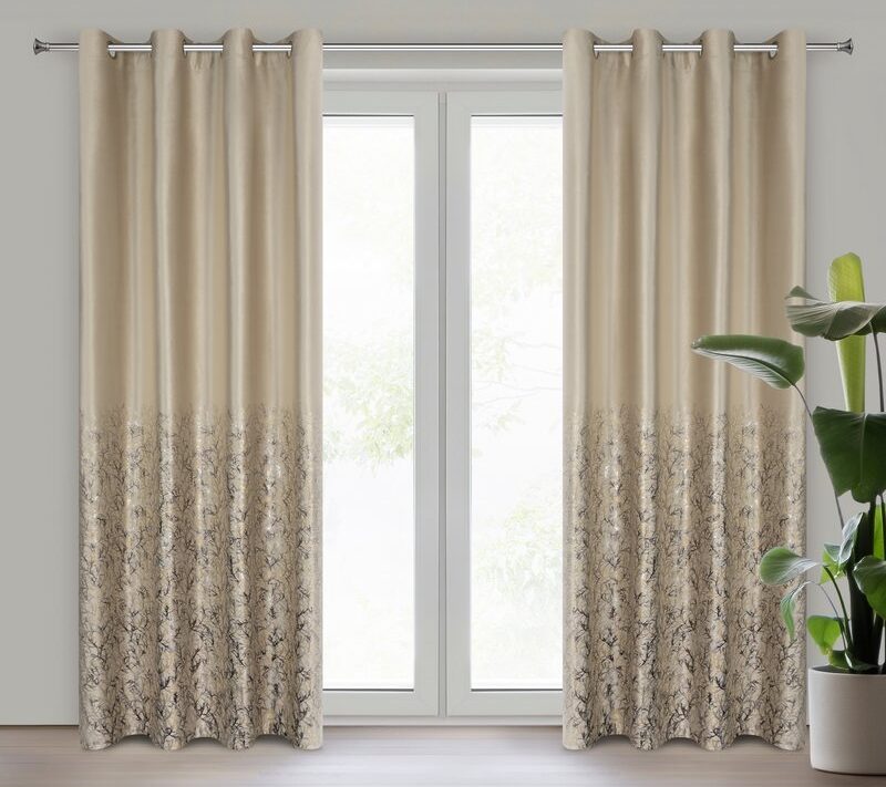 Zasłona gotowa Tori beżowa 140 x 250 cm – zaciemnia pomieszczenie