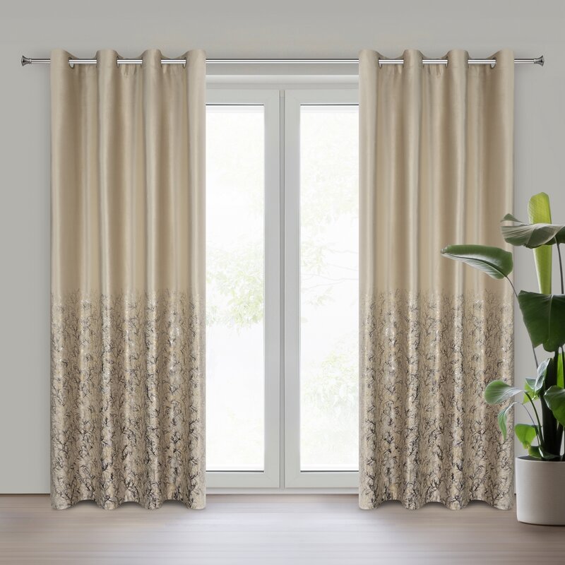 Zasłona gotowa Tori beżowa 140 x 250 cm – zaciemnia pomieszczenie