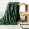 Koc flanelowy Cindy2 ciemnozielony 200 x 220 cm – otuli ciepłem