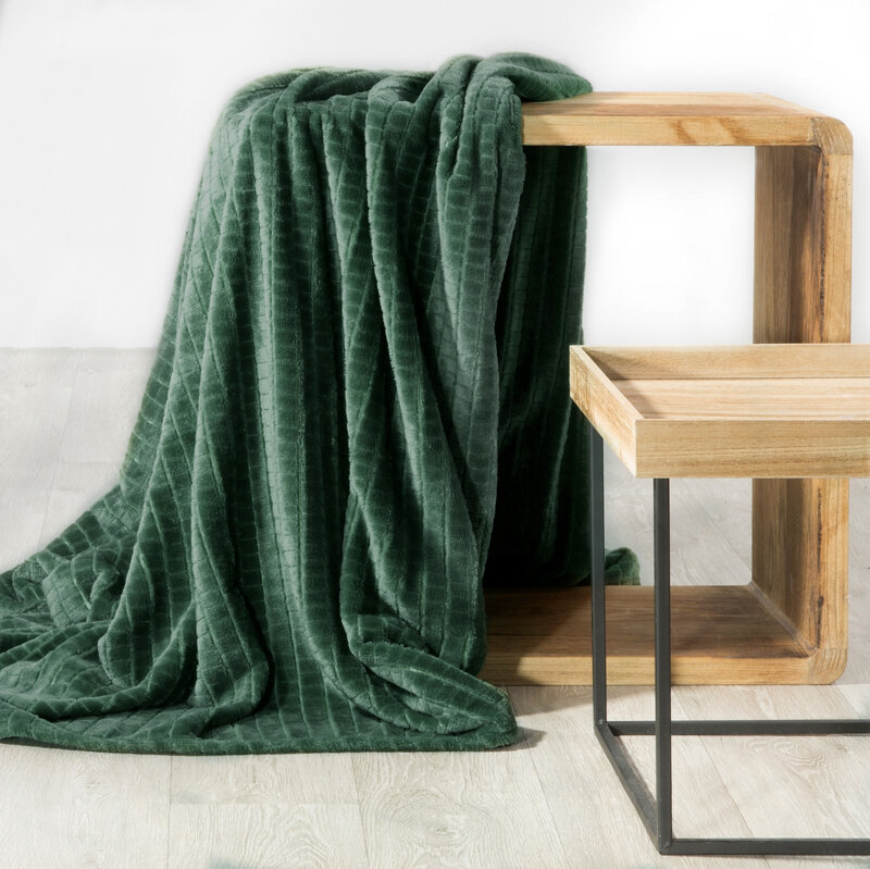 Koc flanelowy Cindy2 ciemnozielony 200 x 220 cm – otuli ciepłem