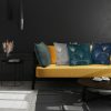 Poszewka Blink 21 granatowa 45 x 45 cm – doda blasku wnętrzu