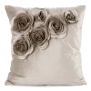 Poszewka dekoracyjna Flores 1 beżowa 30 X 50 cm – welwetowa z różami 3D