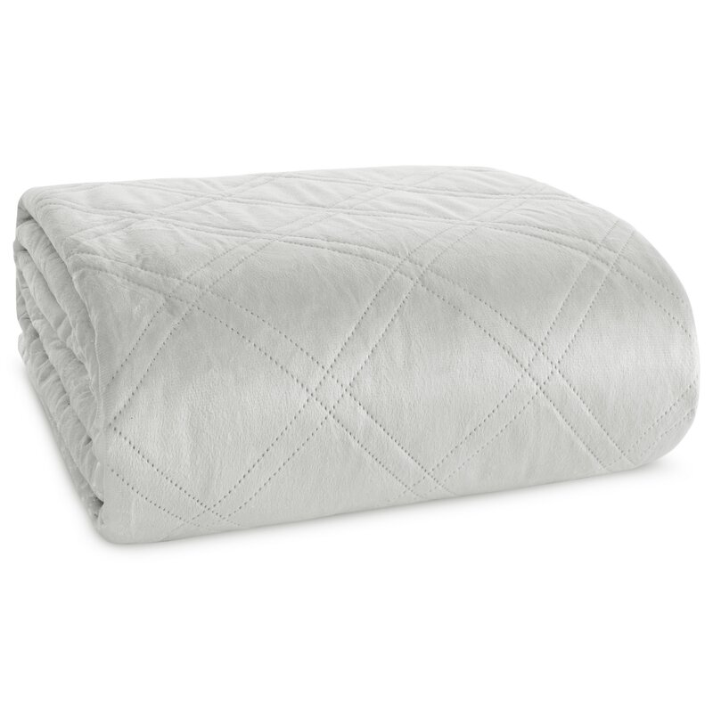 Narzuta welurowa D91 srebrna 170 x 210 cm – doda blasku sypialni
