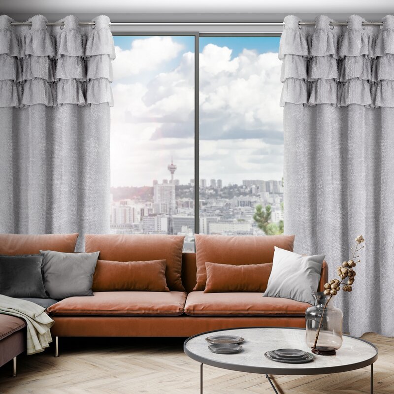 Zasłona gotowa Agis 2 z falbanami srebrna 140 X 250 cm – dodaje wnętrzu lekkości