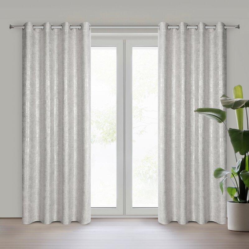 Zasłona gotowa Blanka srebrna 140 x 250 cm – zaciemnia pomieszczenie