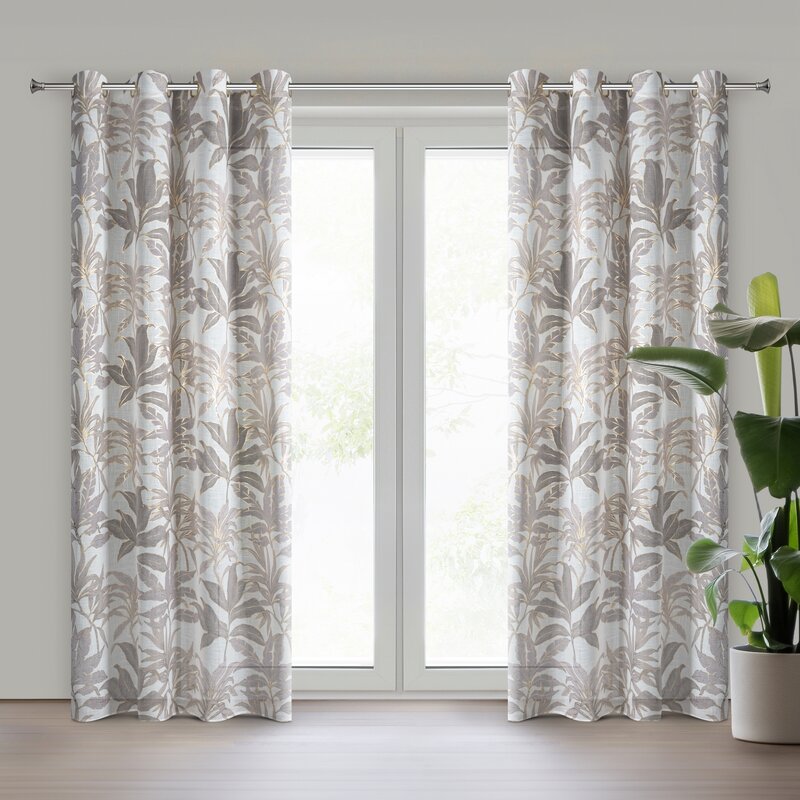 Zasłona gotowa biała 135 x 250 cm – wprowadza klimat