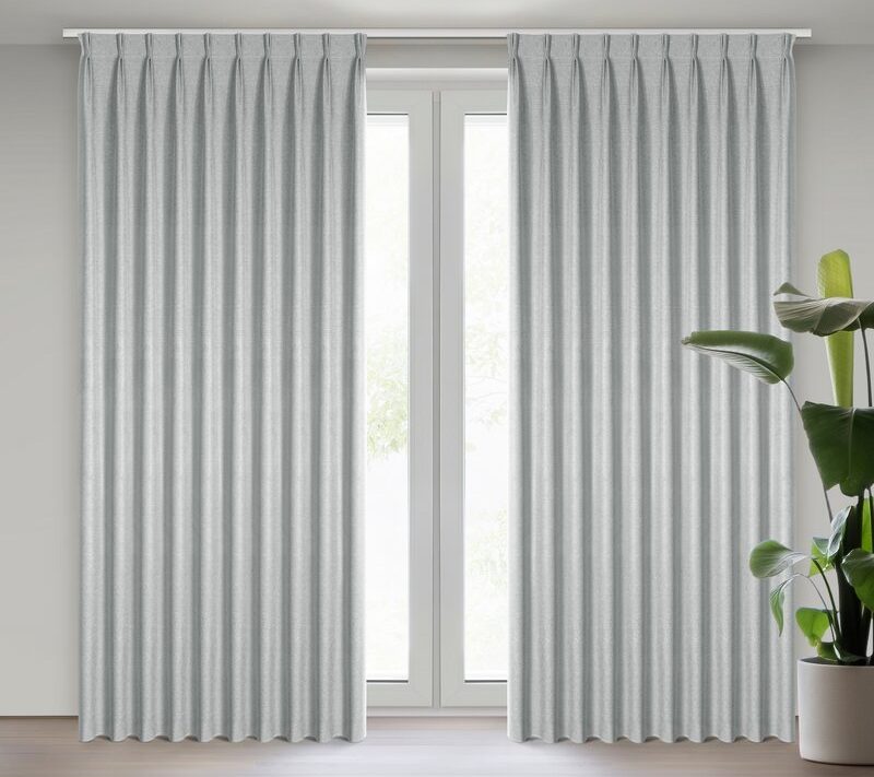 Zasłona gotowa Nelisa srebrna 125 x 270 cm – zaciemniająca sypialnię
