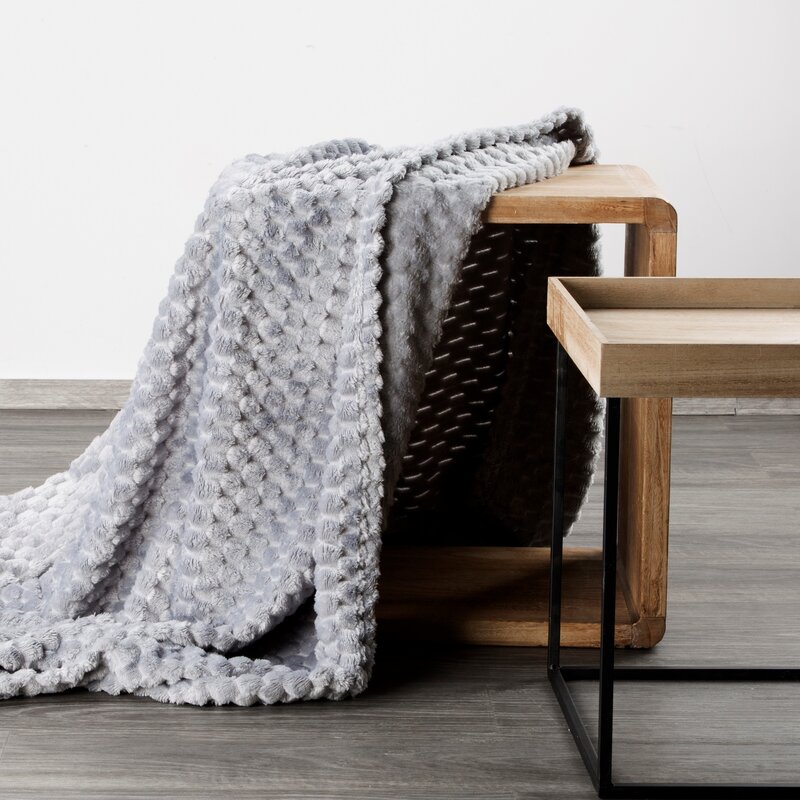 Koc flano Cindy6 srebrny 170 x 210 cm – miękki i puszysty