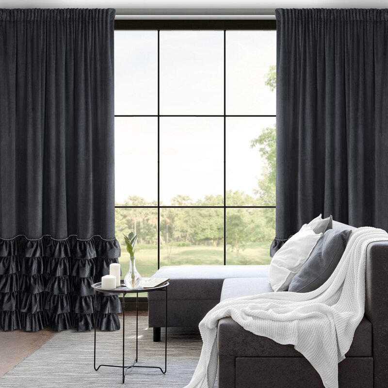 Zasłona gotowa Carli czarna 140 X 250 cm – welwetowa z falbanami