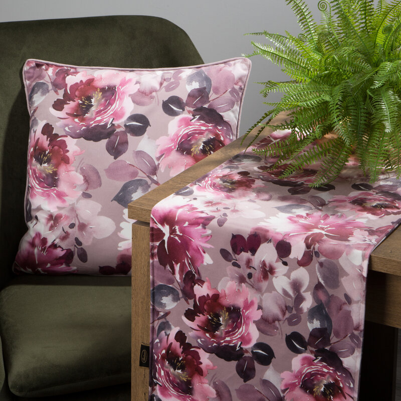 Obrus velvet różowy 35 x 180 cm – dodaje uroku spotkaniom