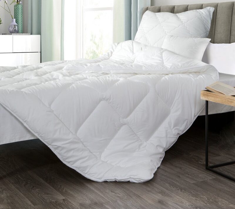 Kołdra DESIGN91 biała 180 x 200 cm – zapewniająca komfort snu