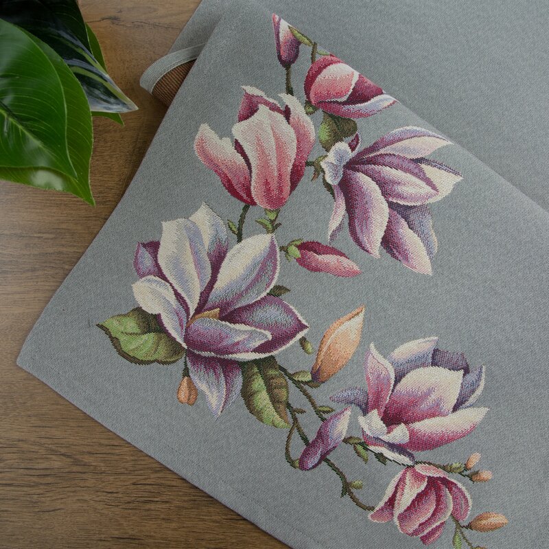 Obrus gobelinowy z magnoliami popielaty 45x140 cm – ozdoba stołu