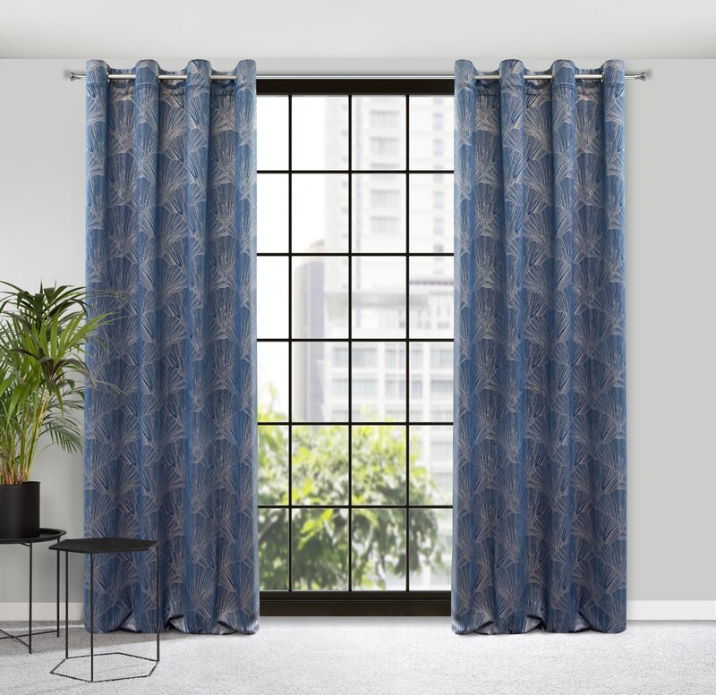 Zasłona gotowa Pierre Cardin granatowa 140 x 250 cm – zaciemnia pomieszczenie
