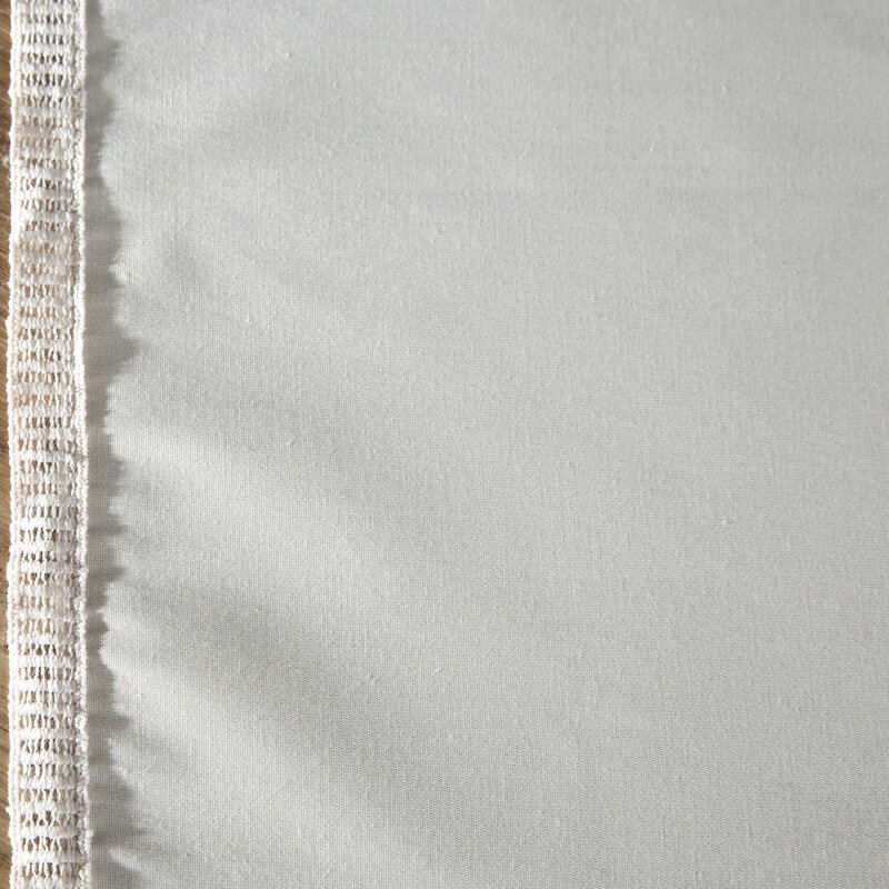 Obrus dekoracyjny beżowy 35 x 140 cm – doda blasku wnętrzu