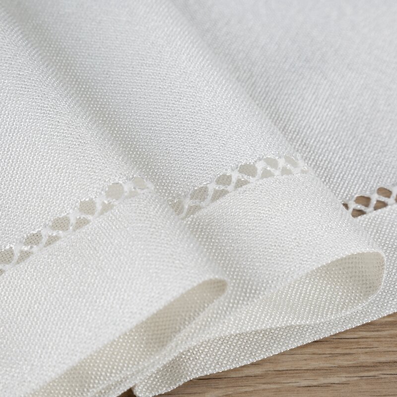 Obrus Mereżka biały 140 x 220 cm – elegancki na stół