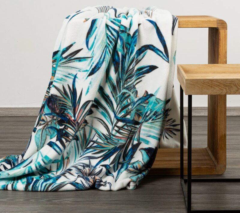 Koc flanelowy Pilar biały 150 x 200 cm – idealny na sofę