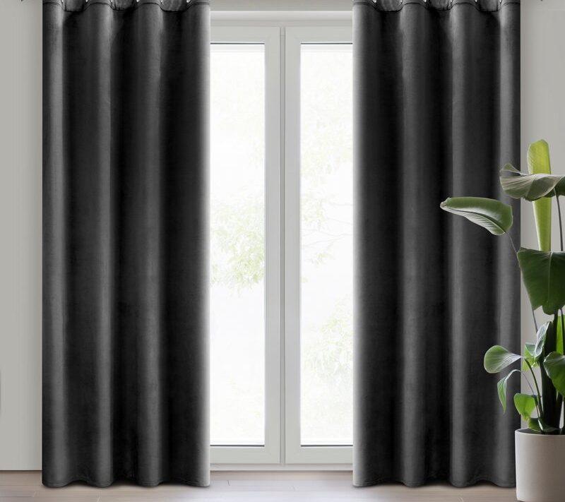 Zasłona gotowa D91 czarna 140 x 250 cm – zaciemnia i chroni