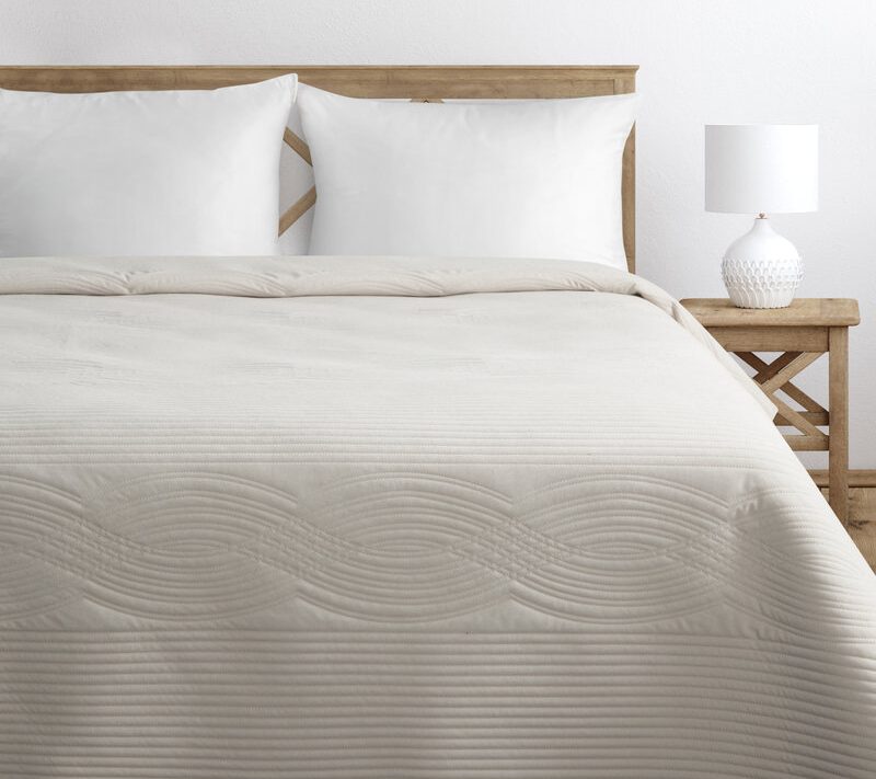 Narzuta Velvet kremowa 170 x 210 cm – dodaje przytulności