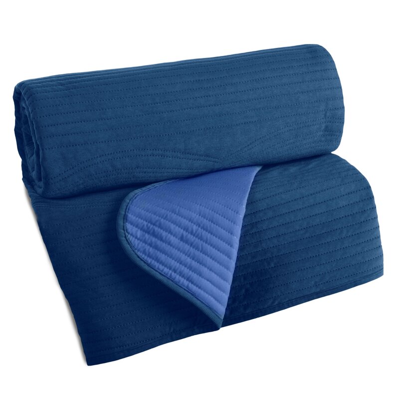 Narzuta Velvet granatowa 170 x 210 cm – otula elegancją
