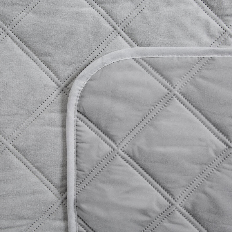 Narzuta Alara6 srebrna 200 x 220 cm – dodaje blasku sypialni
